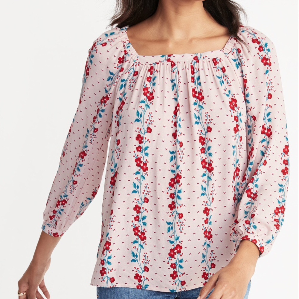 👗NWT Pink floral blouse